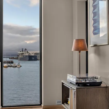 Uhre - Spectacular Views And Location Tromso