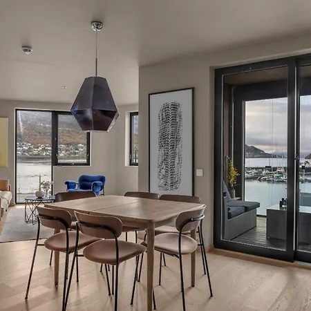 Uhre - Spectacular Views And Location Apartman Tromsø
